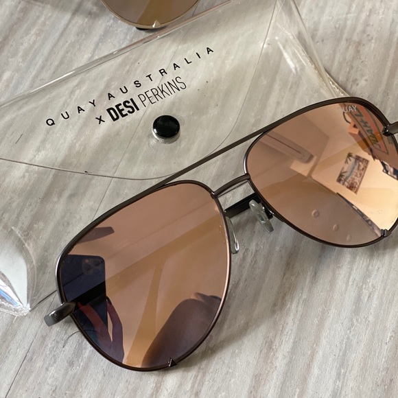 SOLD - QUAY x Desi High Key Sunglasses (2 PACK) - Picture 2 of 4